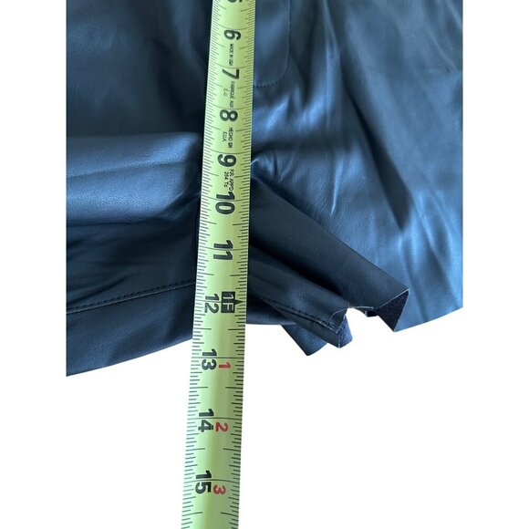 Blankly NYC Womens Black Faux Leather Flare Shorts In Stunner Move Size 24 - Picture 7 of 12